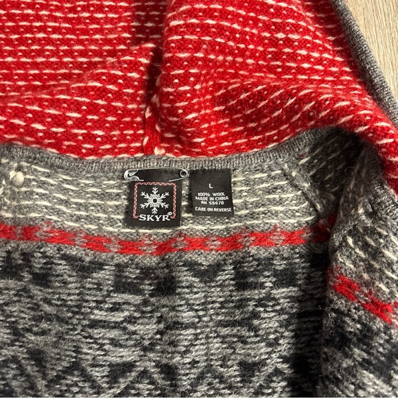 SKYR 100% Wool Nordic Fair Isle Hooded Full Zip Sweater in Red Grey Black Size L - Picture 4 of 5